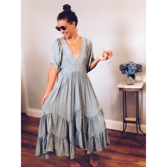 Dresses & Skirts - Last 1✨ Evie Blue Deep V Maxi Dress